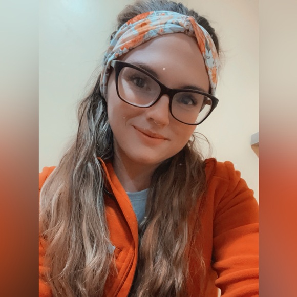 Meet your Posher, Kaeleigh - Picture 6 of 6